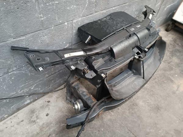 FACE AVANT BMW - Vue 2